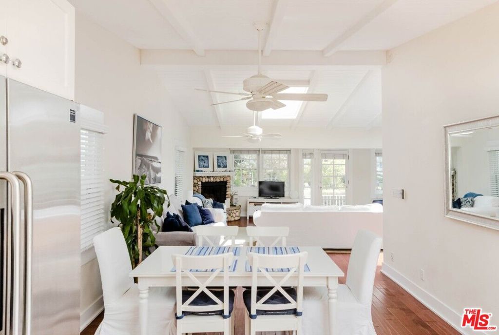 Image 23 of property listing at 2323 Grand Canal, Venice, CA 90291