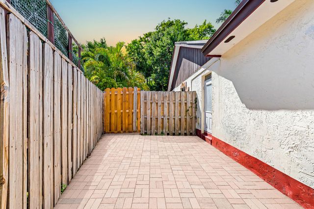 5441 SW 155th Place, Miami, FL 33185