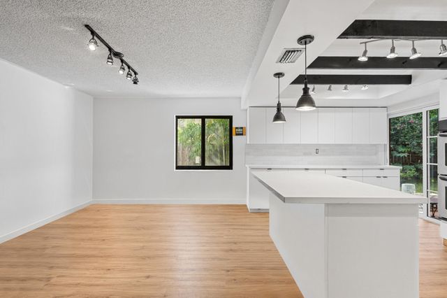 5441 SW 155th Place, Miami, FL 33185