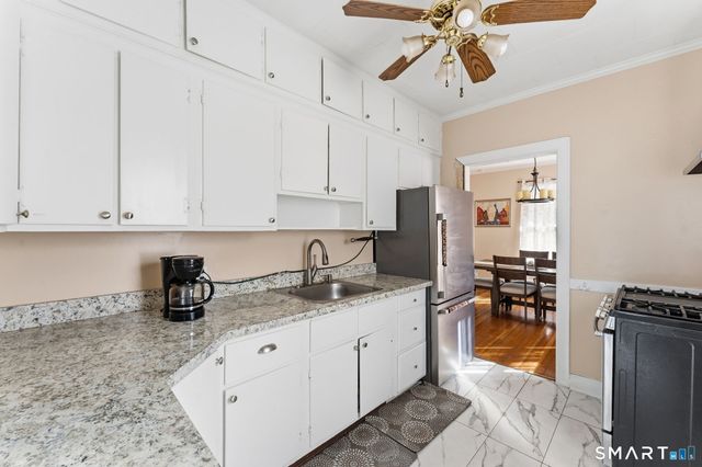 38 Kensington Street, Manchester, CT 06040