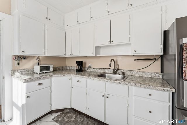 38 Kensington Street, Manchester, CT 06040