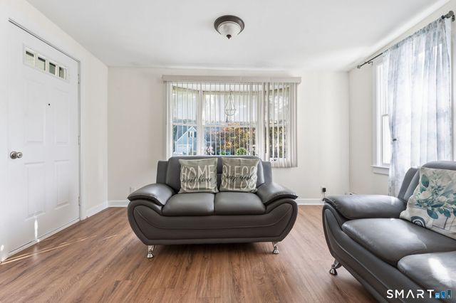 38 Kensington Street, Manchester, CT 06040