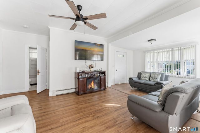 38 Kensington Street, Manchester, CT 06040