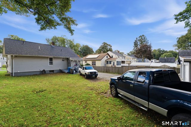 38 Kensington Street, Manchester, CT 06040