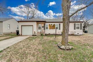 1720 N Robbins St, Augusta, KS 67010