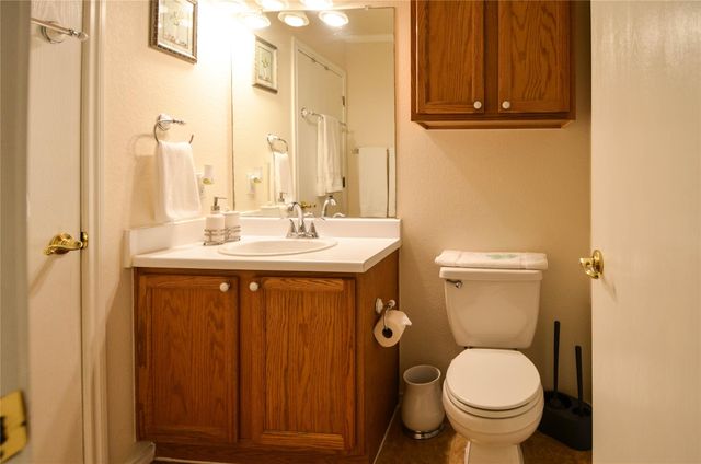 8604 Dittmar Oaks DR, Austin, TX 78748