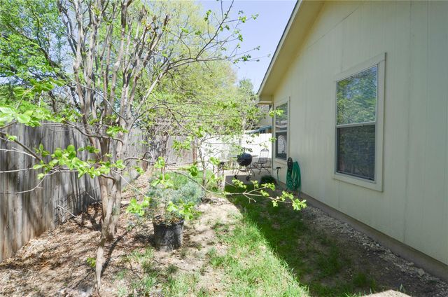 8604 Dittmar Oaks DR, Austin, TX 78748