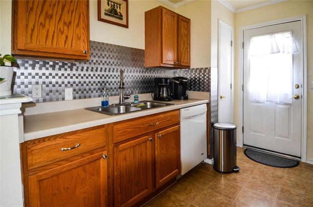 8604 Dittmar Oaks DR, Austin, TX 78748