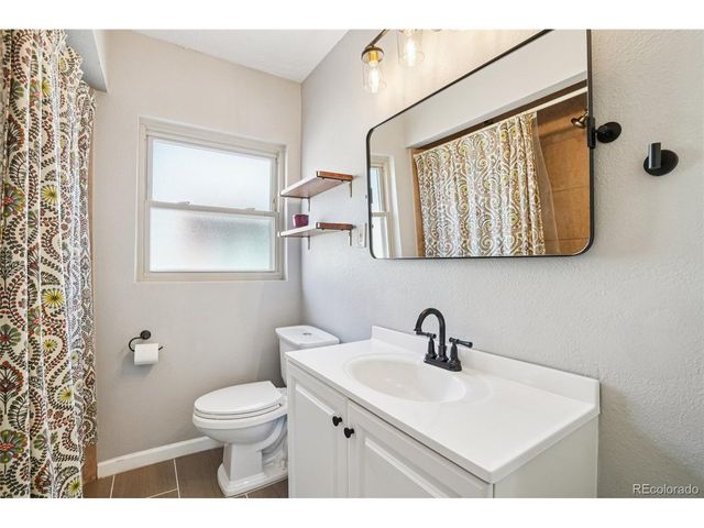 1525 Holly St, Denver, CO 80220