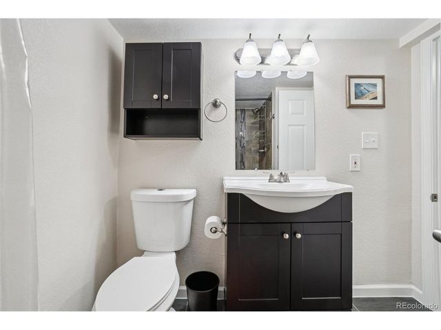 1525 Holly St, Denver, CO 80220