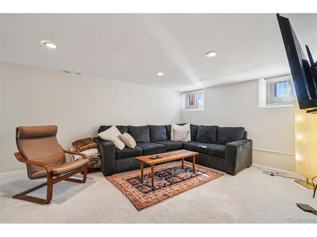 1525 Holly St, Denver, CO 80220