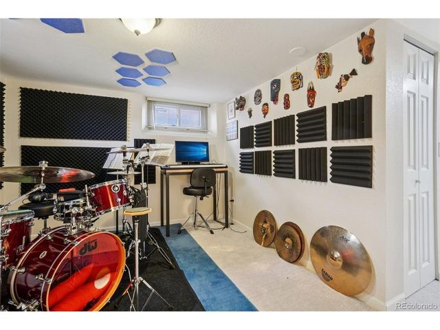 1525 Holly St, Denver, CO 80220