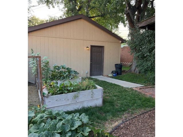 1525 Holly St, Denver, CO 80220