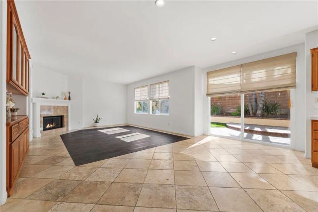 75 Ashford, Irvine, CA 92618