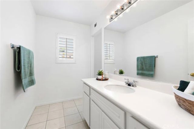 75 Ashford, Irvine, CA 92618