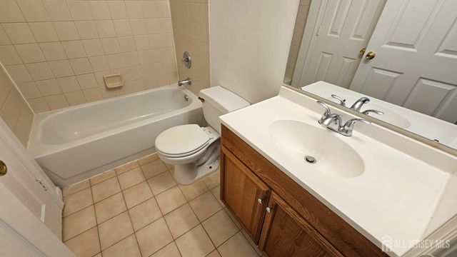 405 Cobblestone Court, South Brunswick, NJ 08852