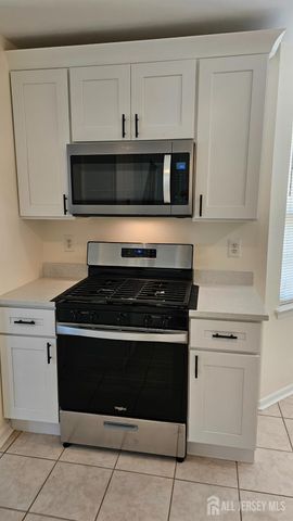 405 Cobblestone Court, South Brunswick, NJ 08852