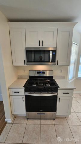 405 Cobblestone Court, South Brunswick, NJ 08852
