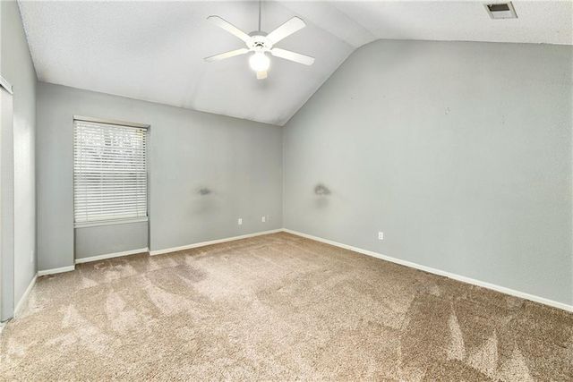 6033 NE Moonstone Drive, Lee's Summit, MO 64064