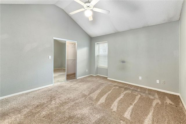 6033 NE Moonstone Drive, Lee's Summit, MO 64064