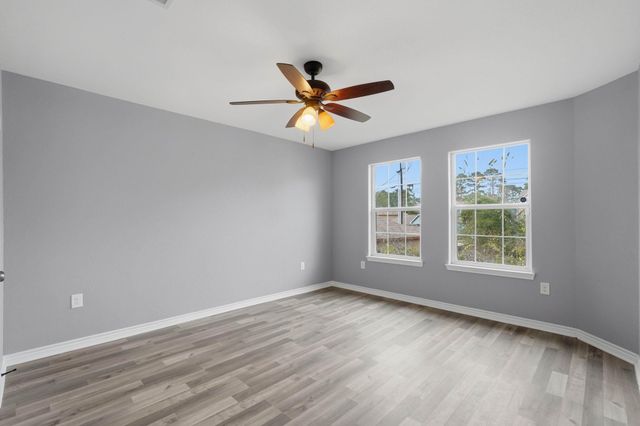 16680 E Ivanhoe, Montgomery, TX 77316