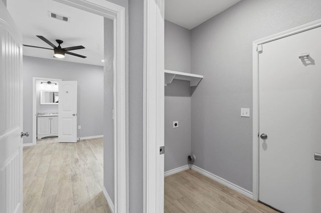 16680 E Ivanhoe, Montgomery, TX 77316