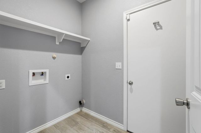 16680 E Ivanhoe, Montgomery, TX 77316