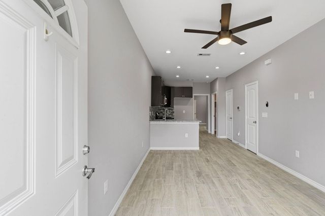 16680 E Ivanhoe, Montgomery, TX 77316