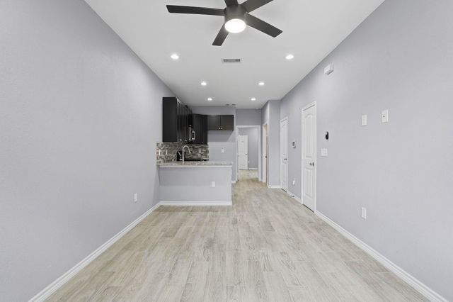 16680 E Ivanhoe, Montgomery, TX 77316