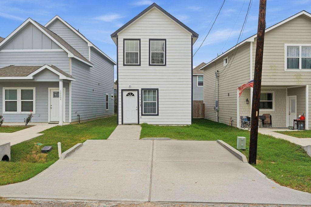 16680 E Ivanhoe, Montgomery, TX 77316