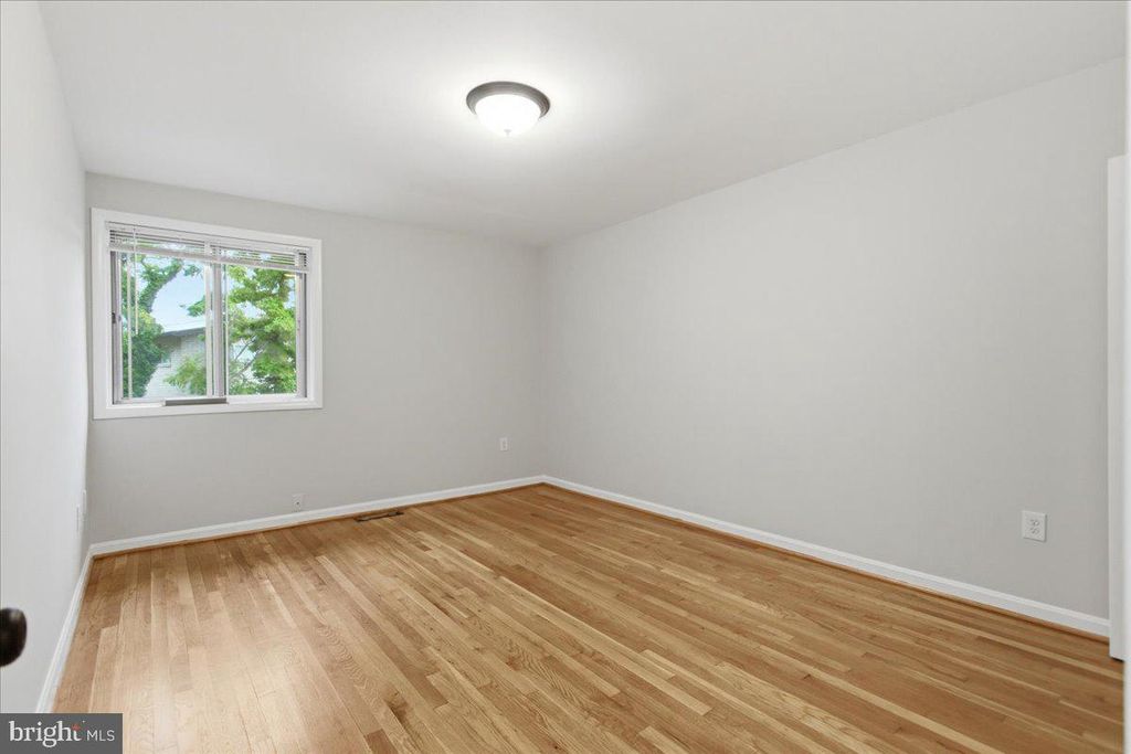 Image 13 of property listing at 2312 EWING AVE #9, Suitland, MD 20746