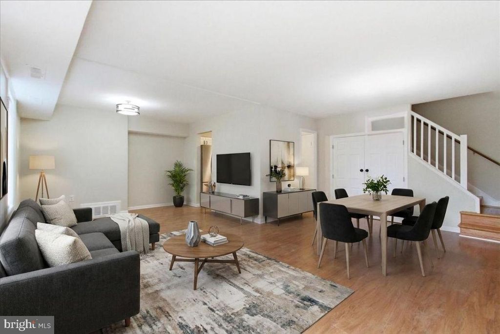 Image 2 of property listing at 2312 EWING AVE #9, Suitland, MD 20746