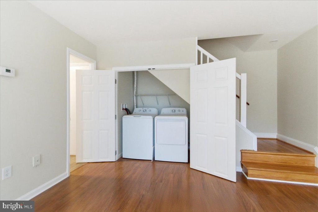 Image 4 of property listing at 2312 EWING AVE #9, Suitland, MD 20746