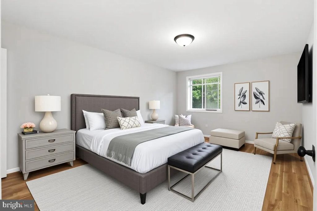 Image 8 of property listing at 2312 EWING AVE #9, Suitland, MD 20746