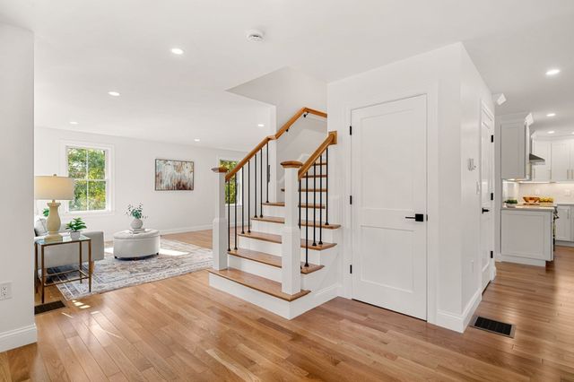 5 Lee Avenue, Wilmington, MA 01887
