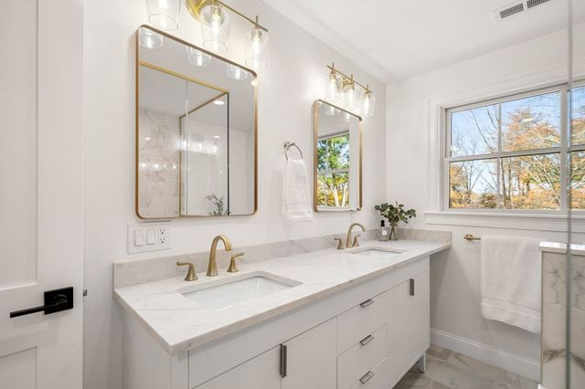 5 Lee Avenue, Wilmington, MA 01887