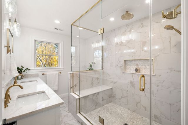 5 Lee Avenue, Wilmington, MA 01887