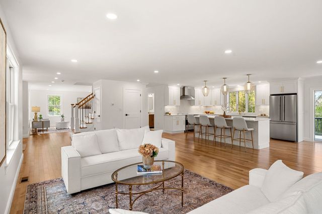 5 Lee Avenue, Wilmington, MA 01887