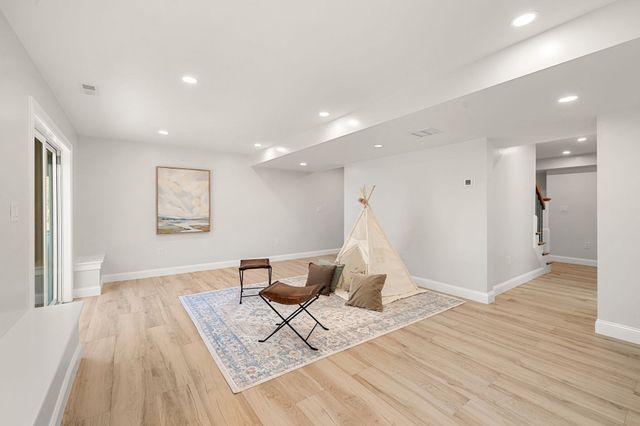 5 Lee Avenue, Wilmington, MA 01887