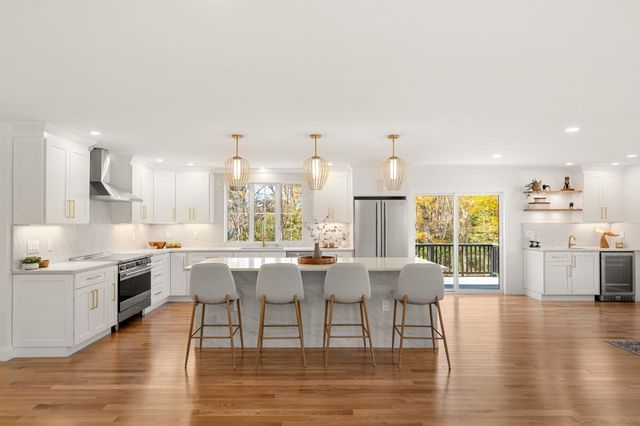 5 Lee Avenue, Wilmington, MA 01887