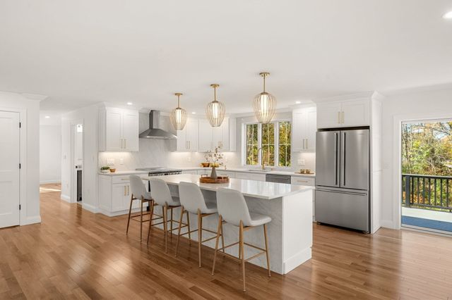 5 Lee Avenue, Wilmington, MA 01887