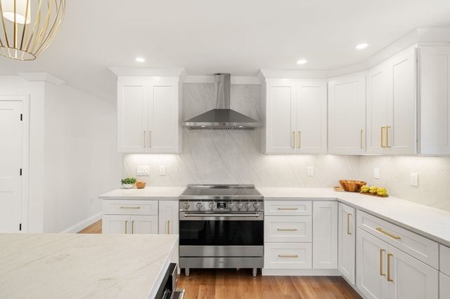 5 Lee Avenue, Wilmington, MA 01887