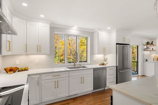 5 Lee Avenue, Wilmington, MA 01887