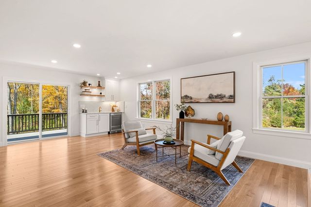 5 Lee Avenue, Wilmington, MA 01887