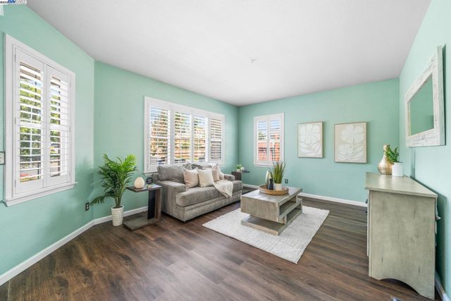 635 Eliot Dr, Livermore, CA 94551