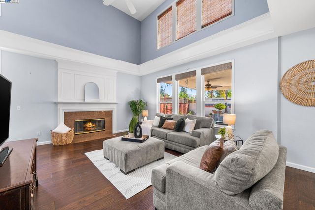 635 Eliot Dr, Livermore, CA 94551