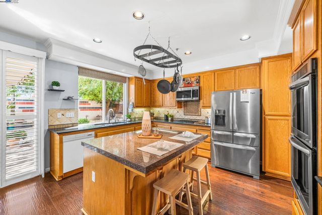 635 Eliot Dr, Livermore, CA 94551