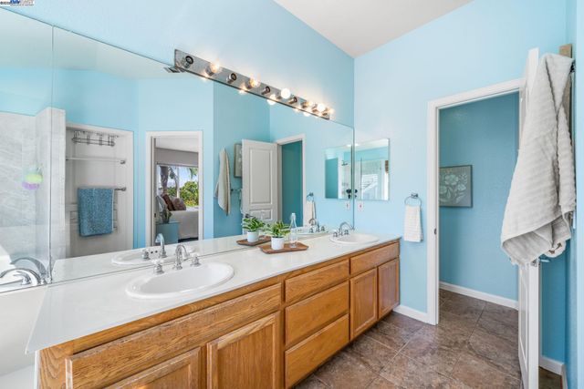 635 Eliot Dr, Livermore, CA 94551