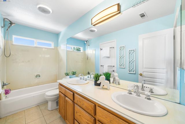 635 Eliot Dr, Livermore, CA 94551