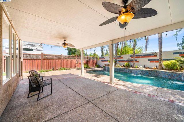 635 Eliot Dr, Livermore, CA 94551